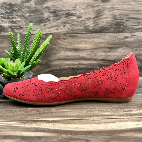 NIB Earthies Lindi Floral Laser Cut Scalloped Leather Ballet Flats Bright Red 7B - Picture 7 of 12
